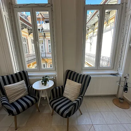 Oktogon Apartment