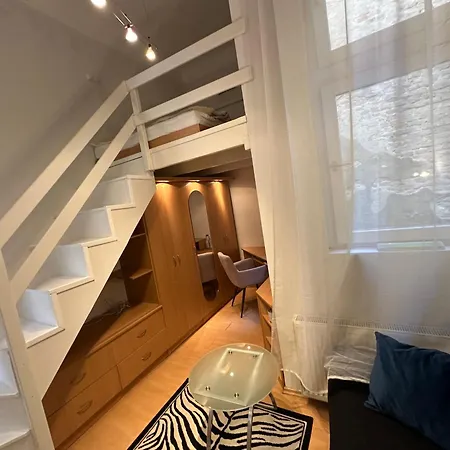 Oktogon Apartment *